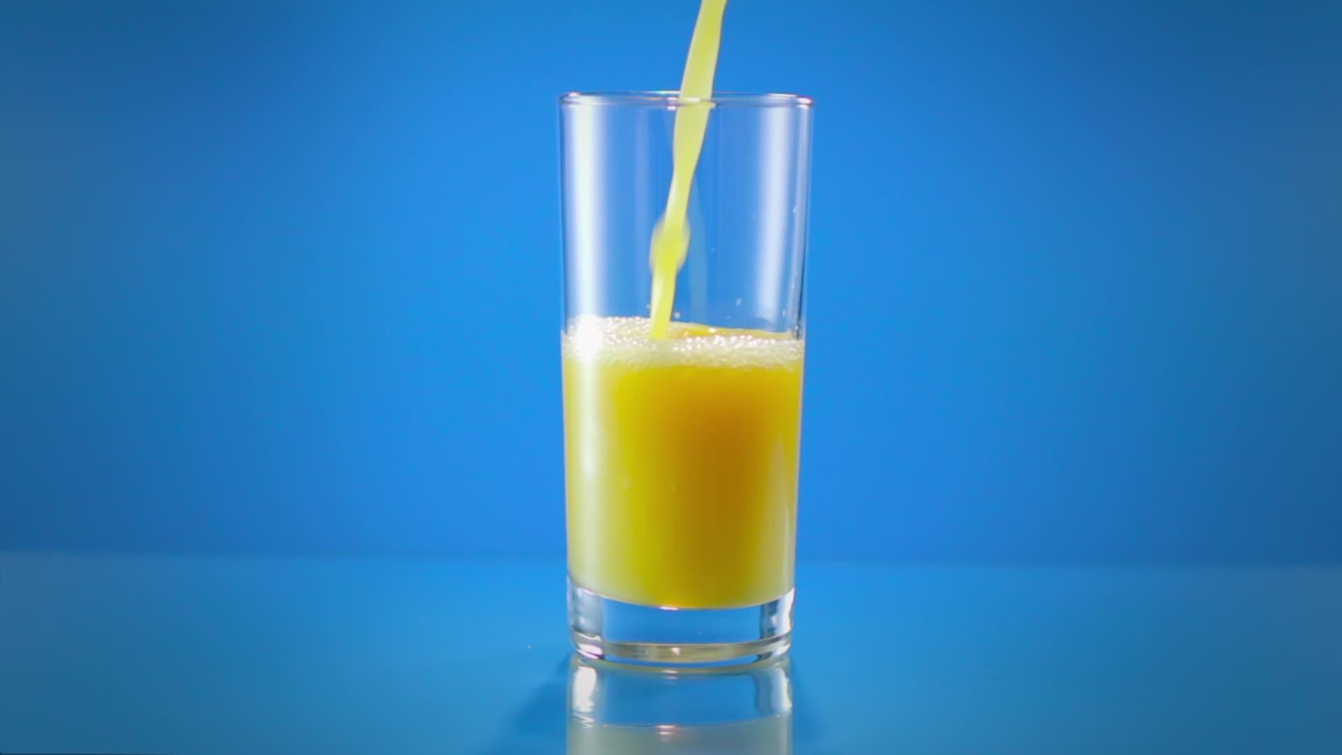 橙汁杯倒满视频的预览图