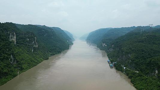 春季汛期长江三峡航拍视频的预览图