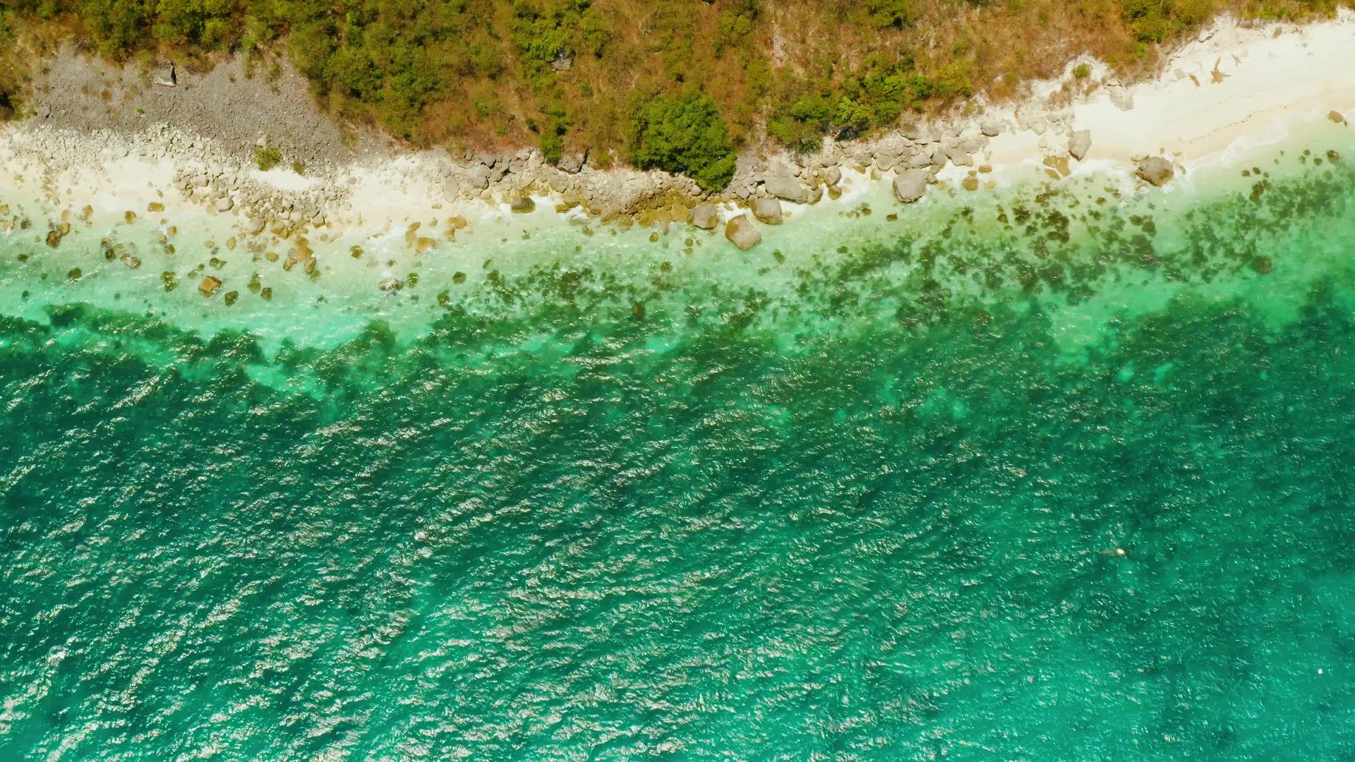 蓝蓝清海的热带沙滩视频的预览图