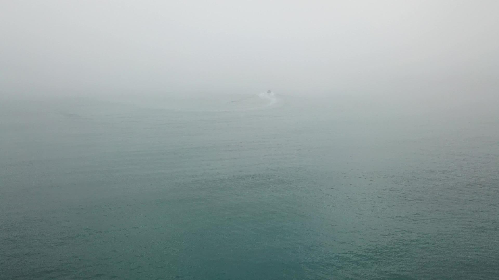 在雾海中飞行视频的预览图