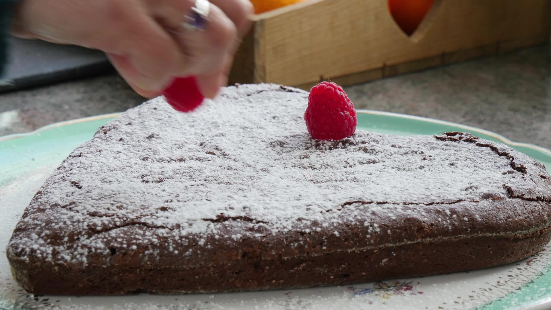 草莓巧克力蛋糕视频的预览图