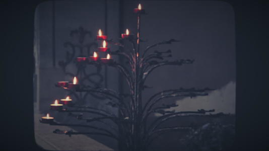 天主教教堂的蜡烛灯视频的预览图