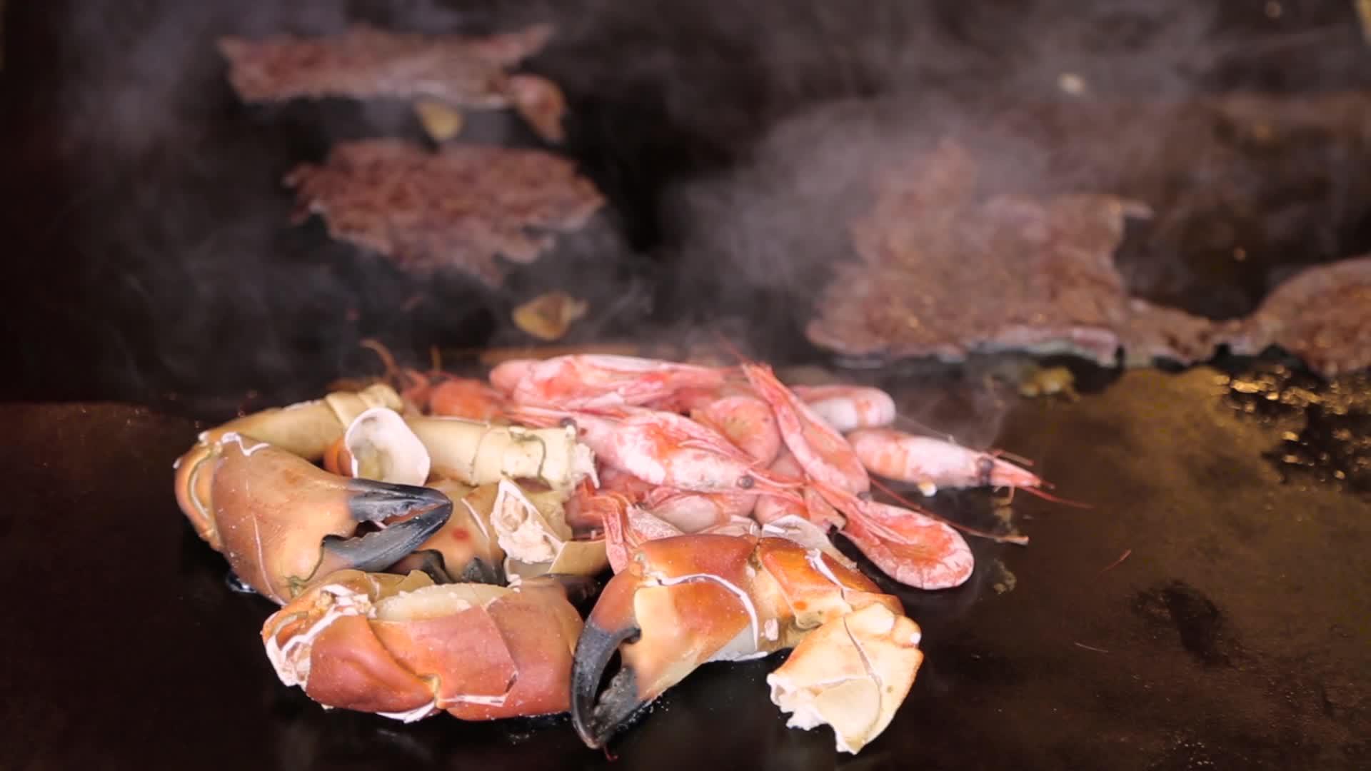 鲜煮蟹和虾视频的预览图