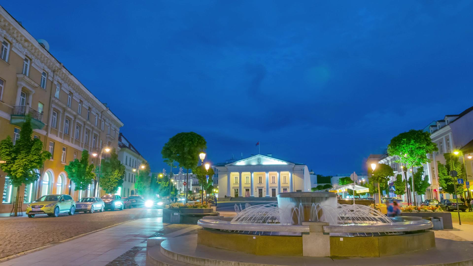 比列尼乌斯市政厅广场和喷泉的时间已经过去了视频的预览图