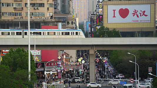 延时摄影武汉城市地标步行街道交通流量4k素材视频的预览图