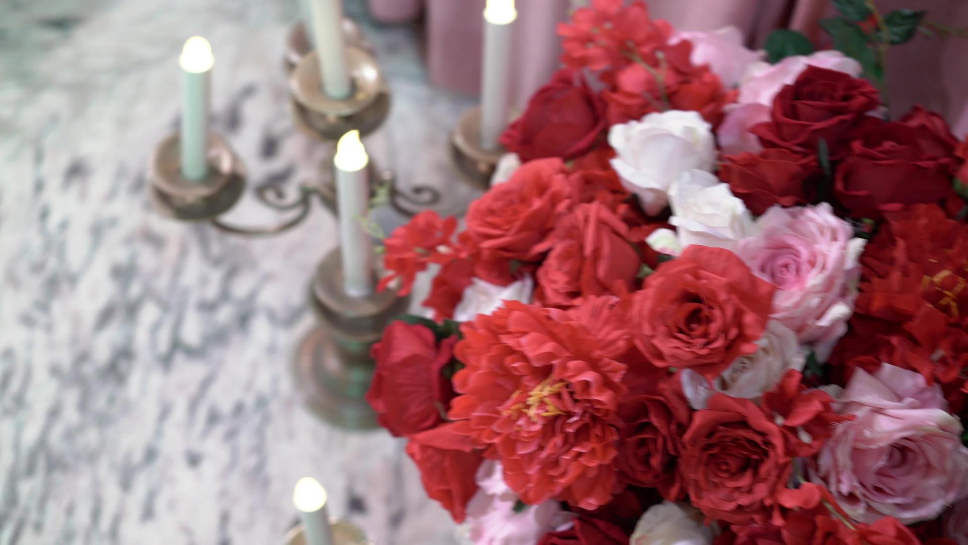 红花装饰派对视频的预览图
