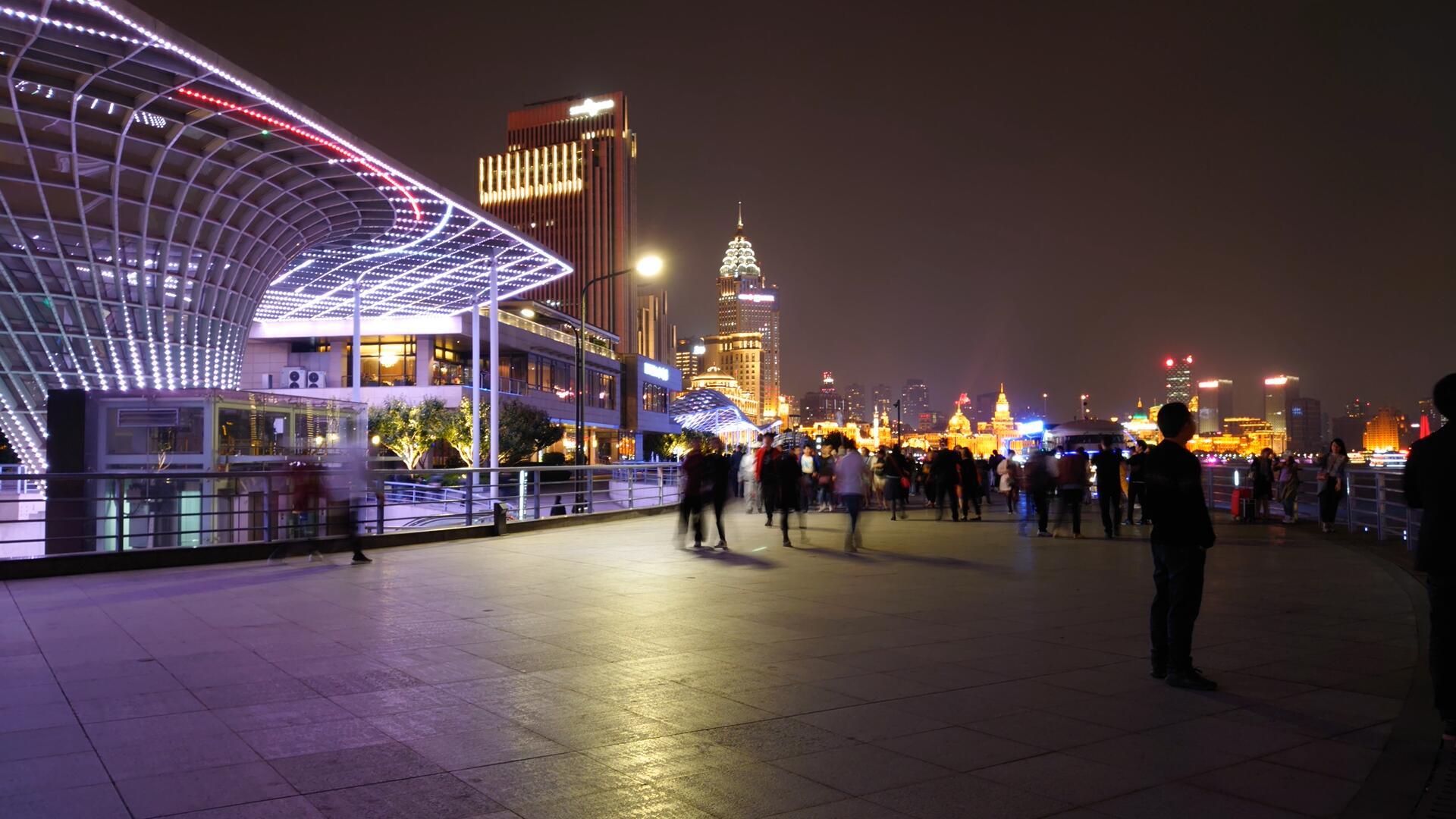 上海十六铺游船码头视频的预览图