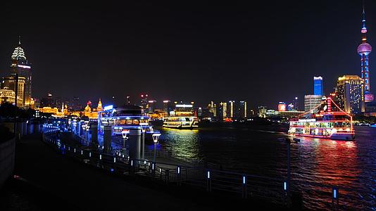 上海十六铺码头隔江相望陆家嘴延时视频的预览图