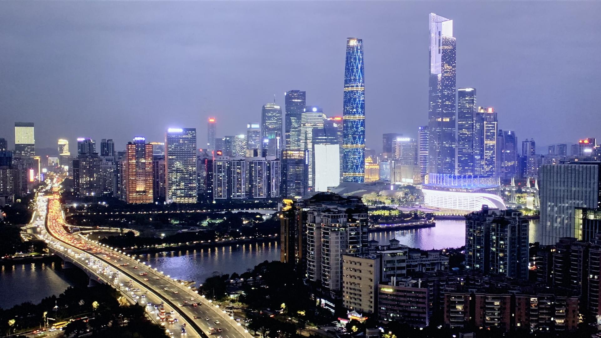 夜景航拍广州珠江新城4K超高清视频的预览图