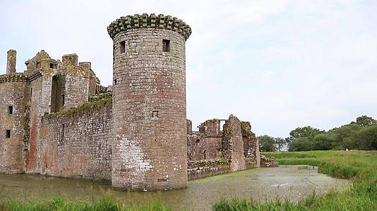 一个中世纪的苏格兰堡垒视频的预览图