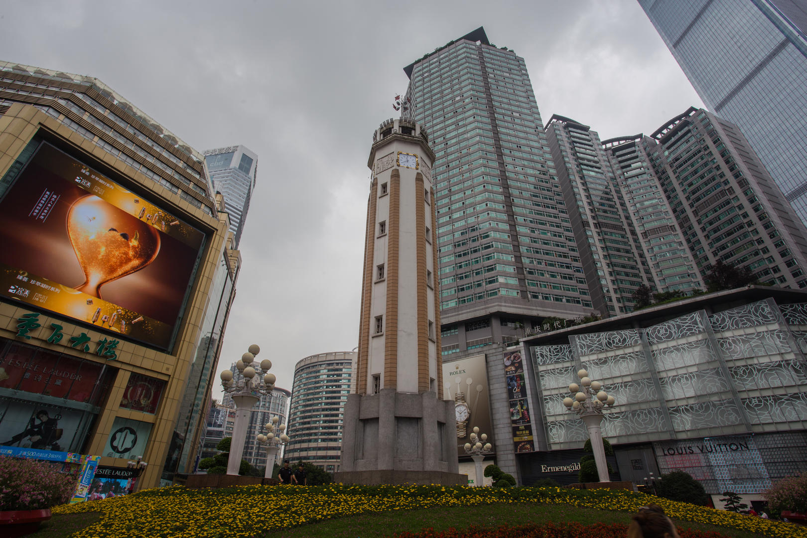 重庆解放碑移动延时摄影视频的预览图