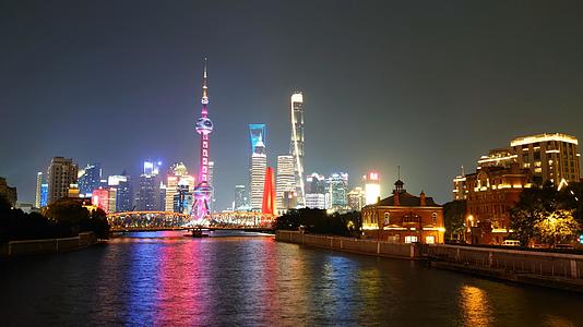 上海四川北路法师桥取景陆家嘴夜景延时视频的预览图