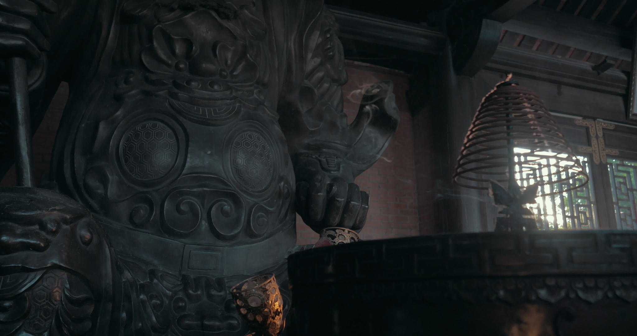 拜丁寺的香烟和武士雕像视频的预览图