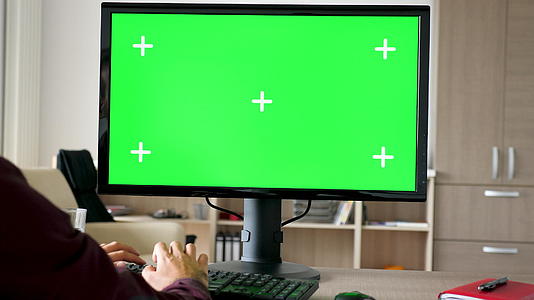 用大绿屏模拟染色体在键盘上打字视频的预览图