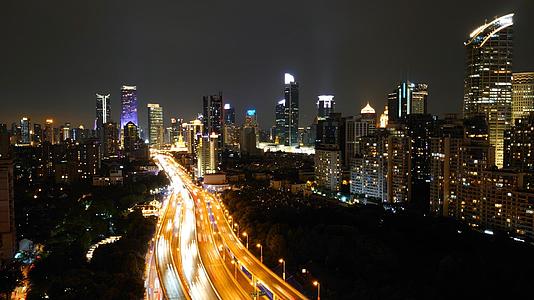 上海城市高架桥延时夜景视频的预览图