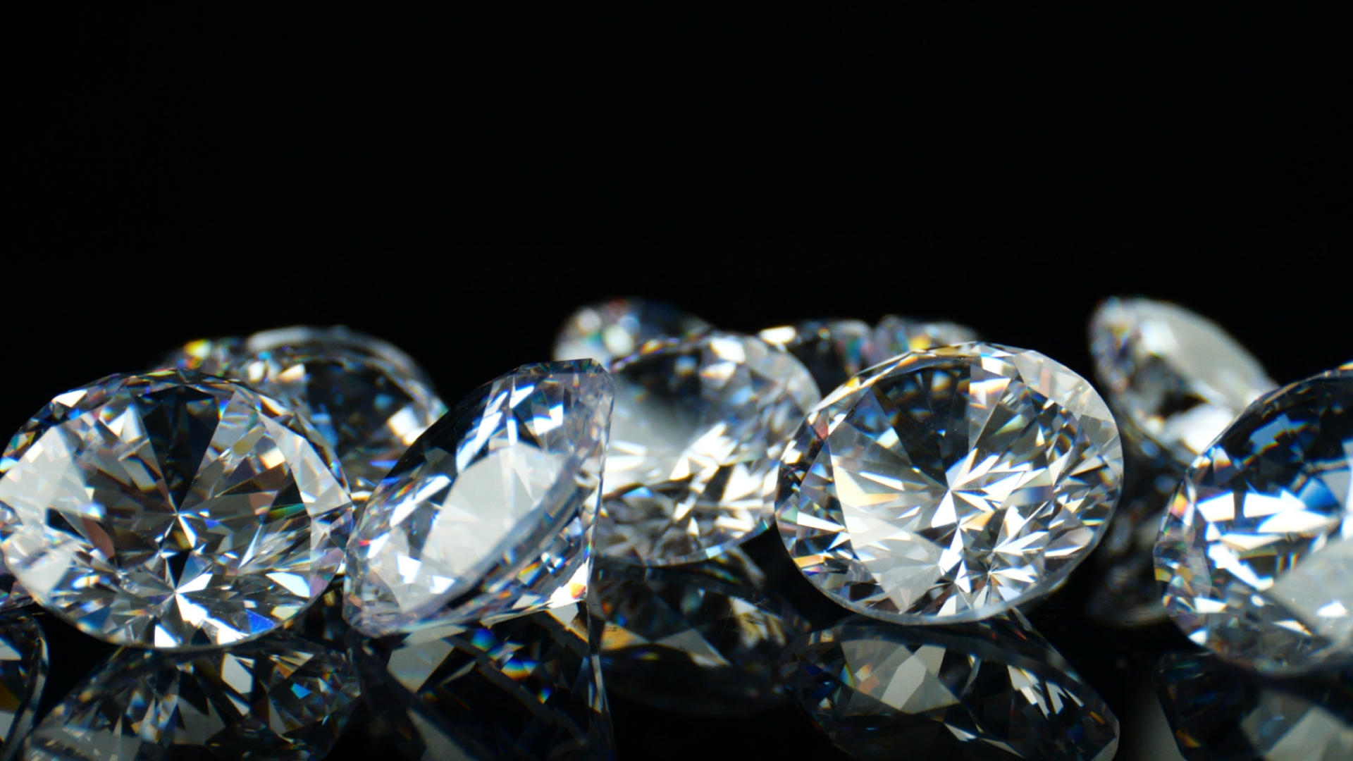 4K钻石水钻锆石裸钻视频的预览图