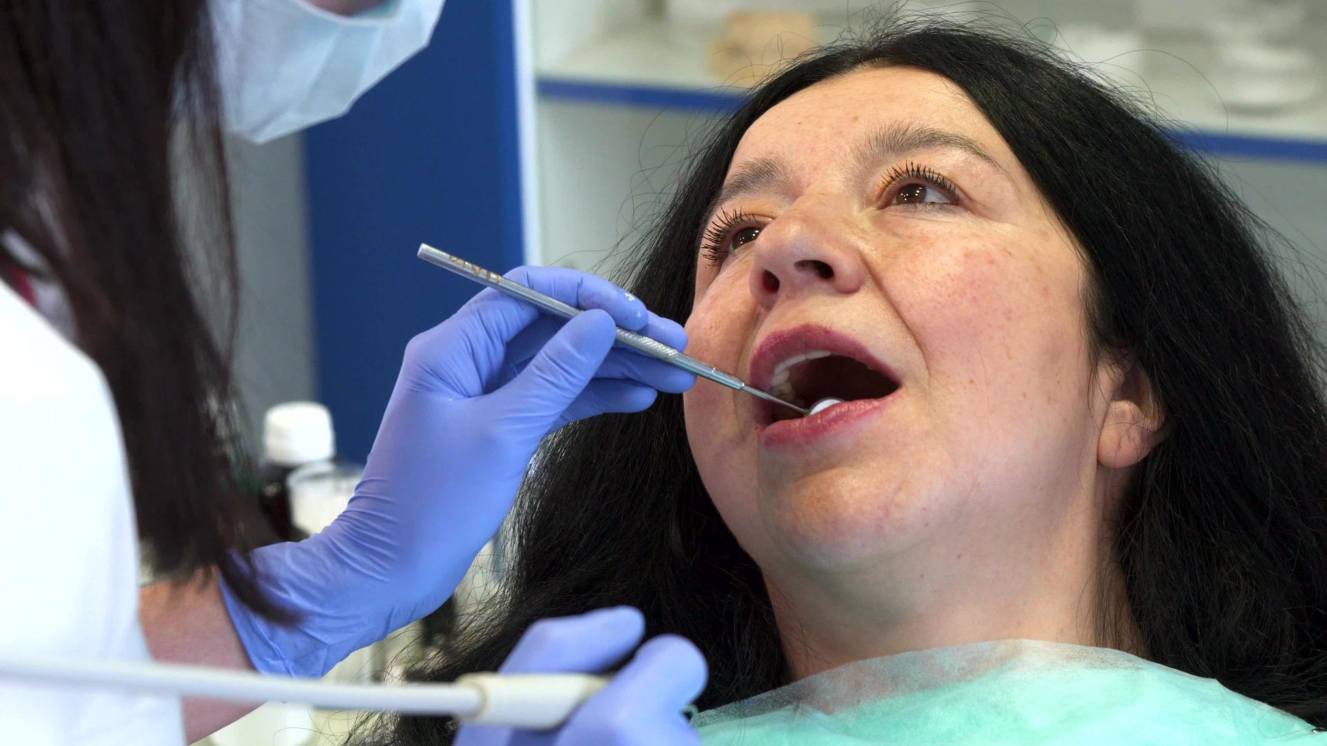 牙科保健为患者提供根计划视频的预览图