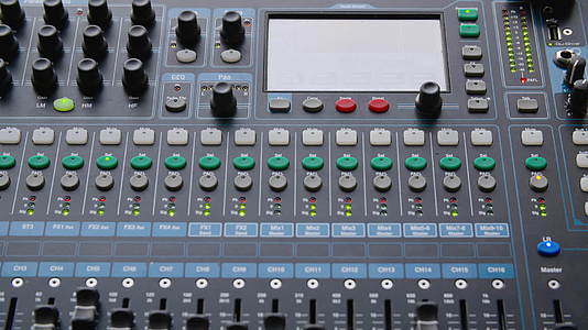 声音混音器控制台视频的预览图