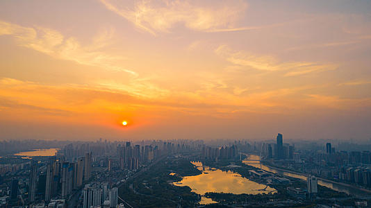 4K航拍武汉汉阳区城市全景日落延时视频视频的预览图