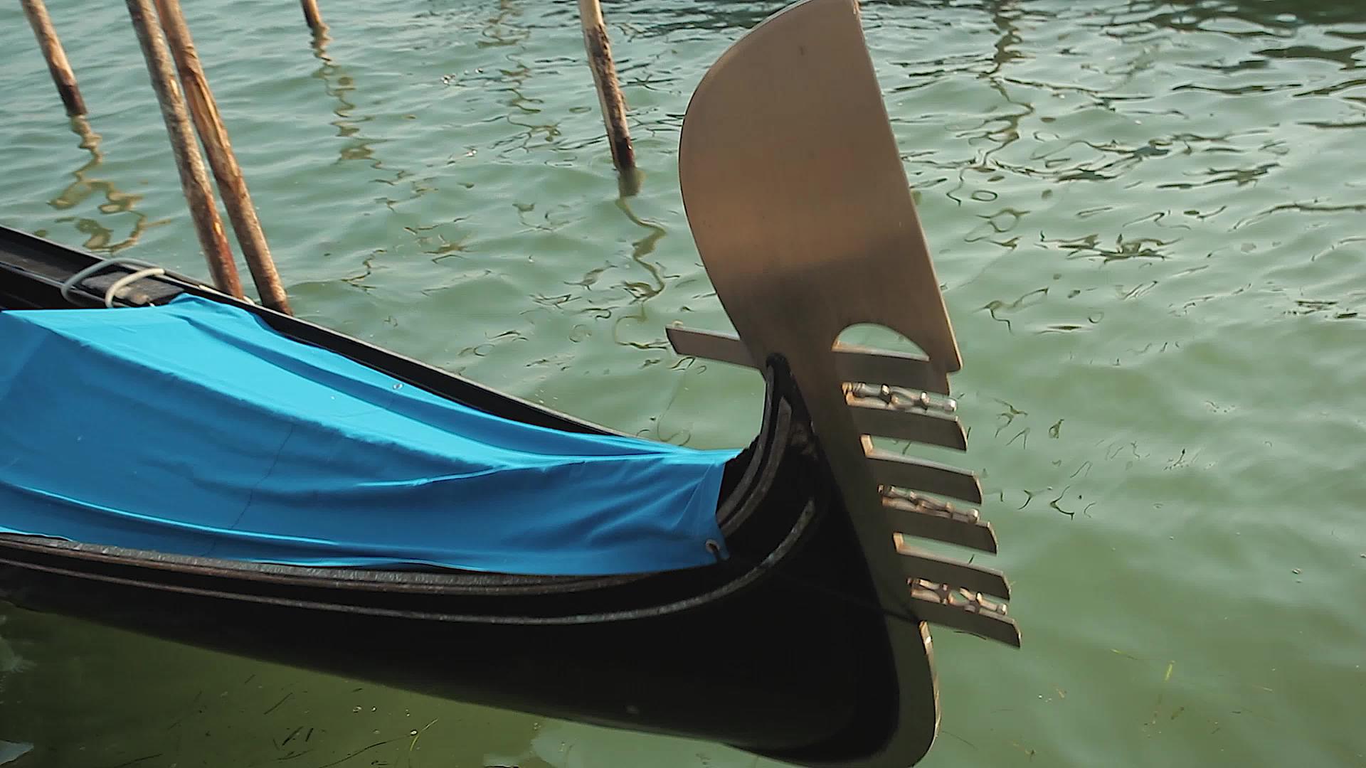 Venice中的gondola详细细节视频的预览图
