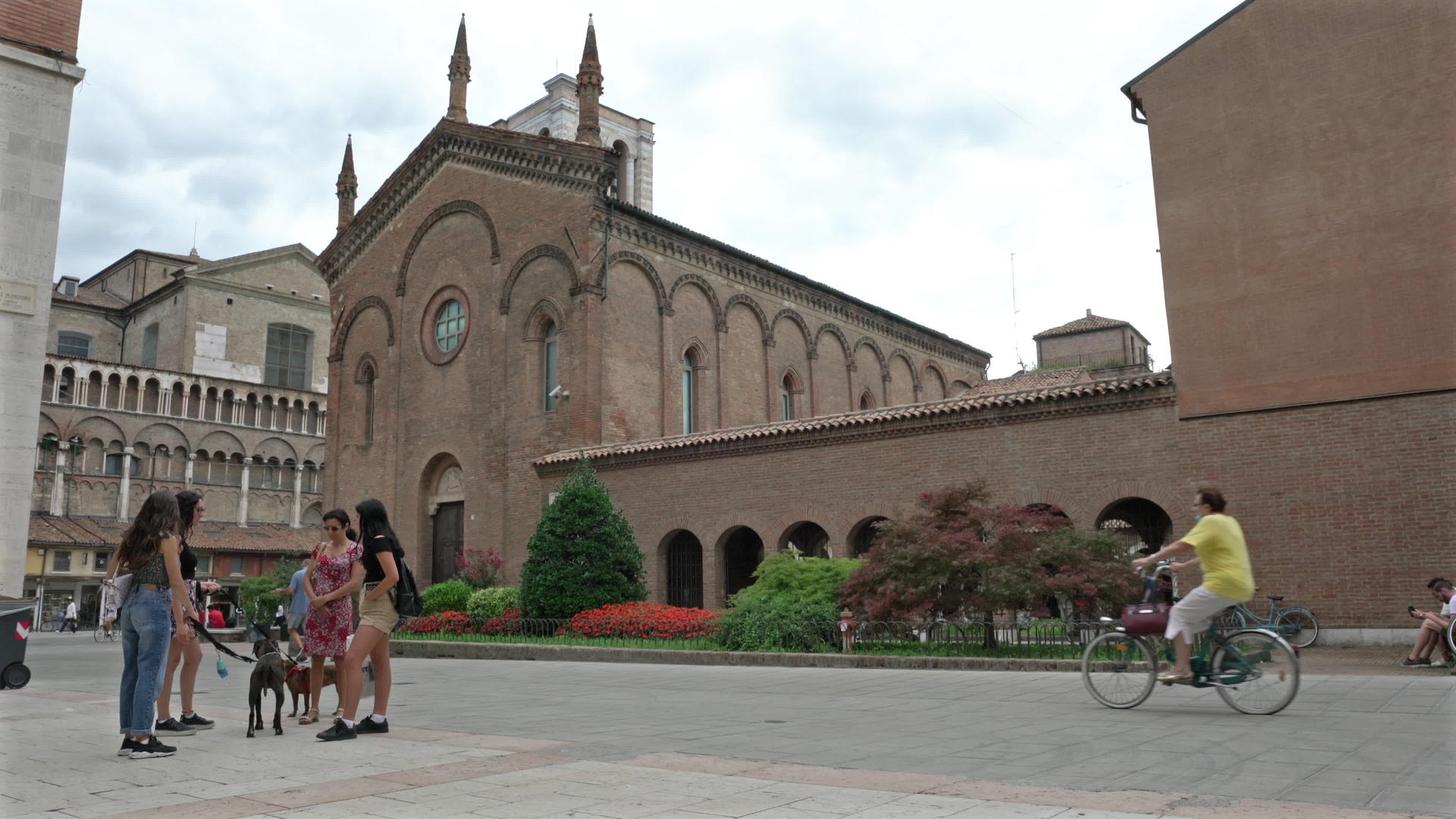 费拉拉大教堂博物馆视频的预览图