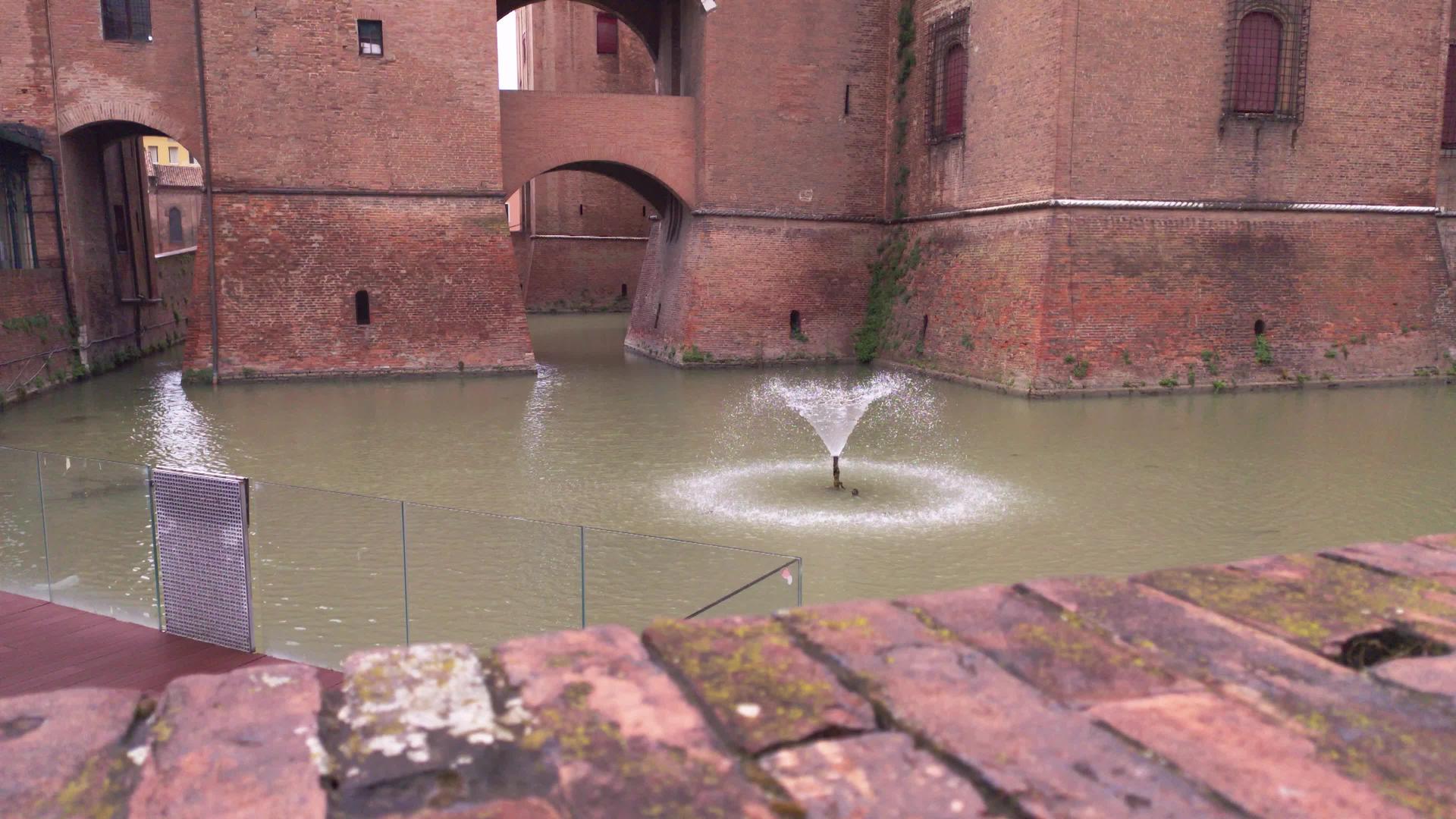 Ferira城堡墙卷状细节视频的预览图