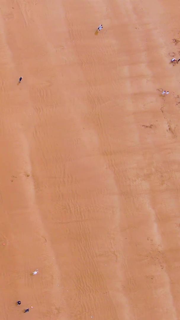 海滩冲浪航拍视频的预览图
