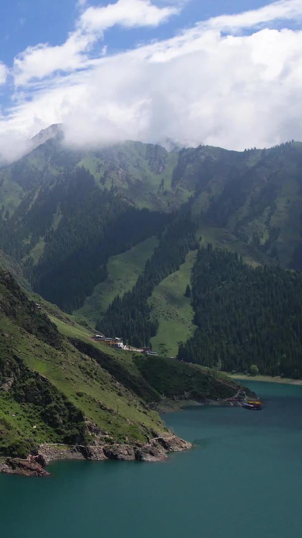 新疆天山天池景区航拍5A大天池和山脉视频延续视频的预览图
