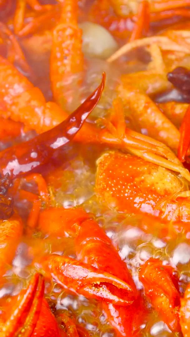 麻辣小龙虾油焖大虾潜江小龙虾美食视频的预览图