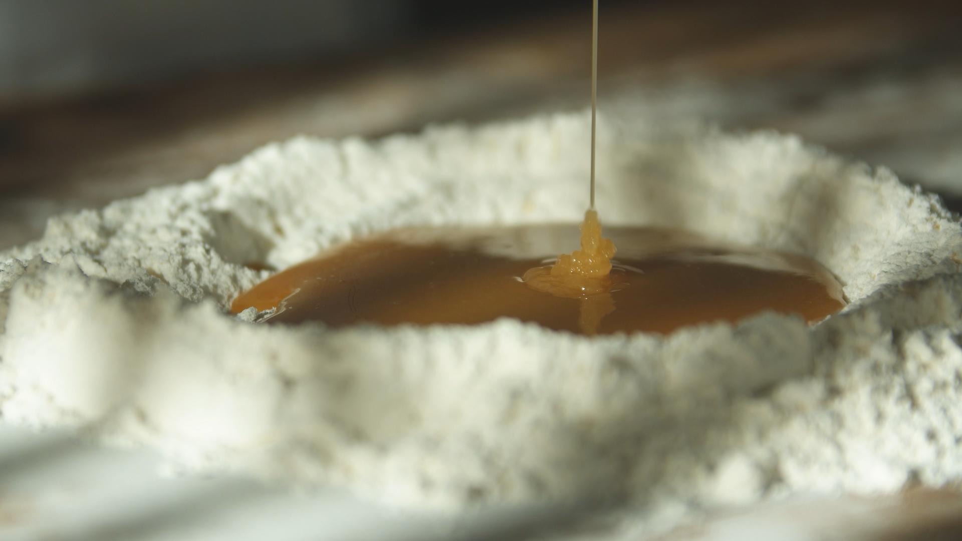 4k实拍中秋月饼制作面粉蜂蜜糖浆原材料视频的预览图
