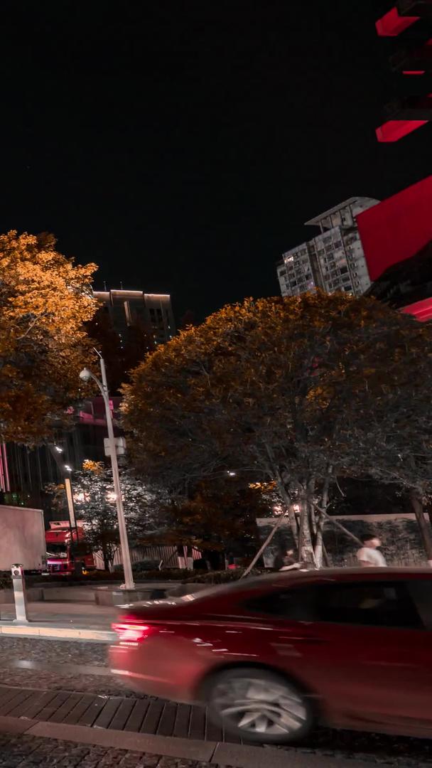 重庆网络名人建筑国泰艺术中心街景夜景延时摄影视频的预览图