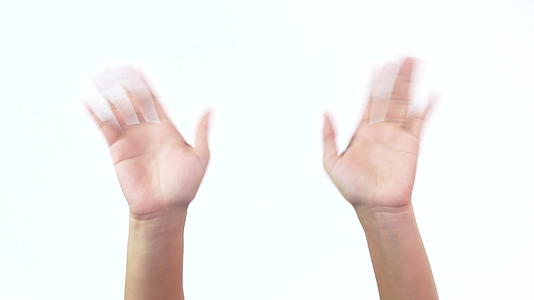 举起你的手挥手说问候或者用白色背景的手势告别手势视频的预览图