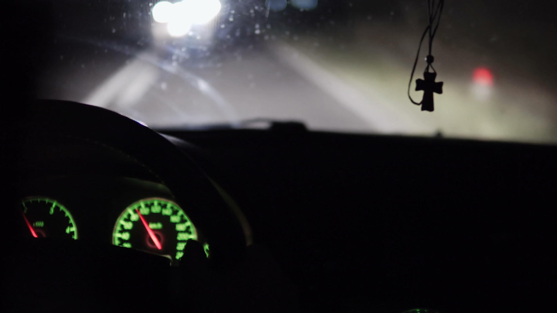 夜间快速驾驶视频的预览图