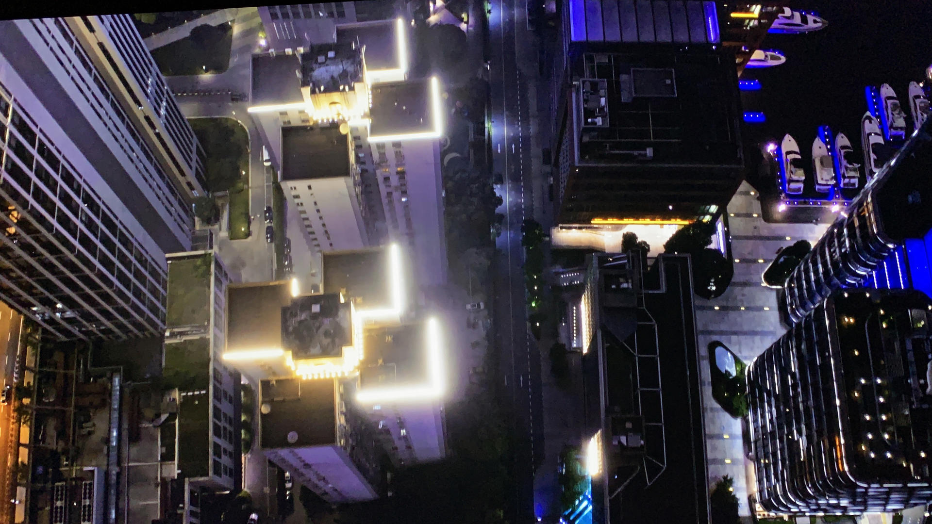 上海北外滩夜景航拍视频的预览图
