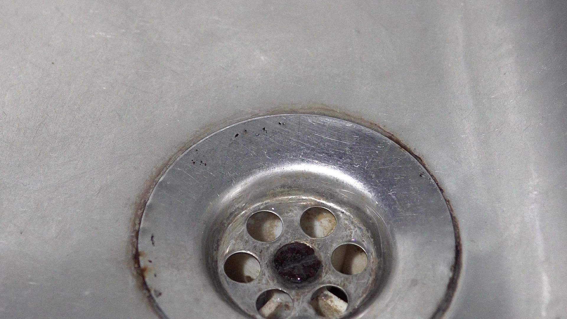 厨房水槽水滴的背景环视频的预览图