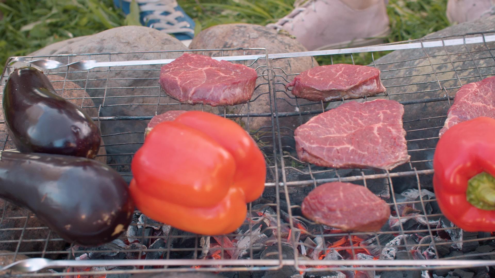 烤牛肉和辣椒视频的预览图