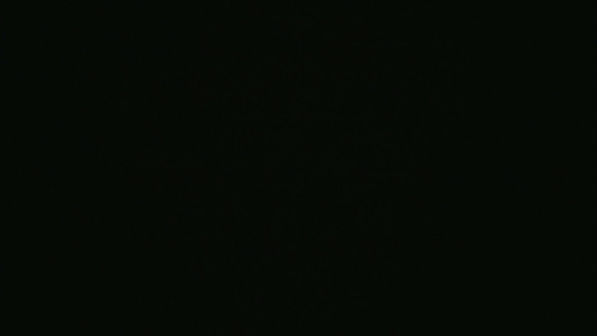 在黑暗的云层迷宫中骑自行车视频的预览图