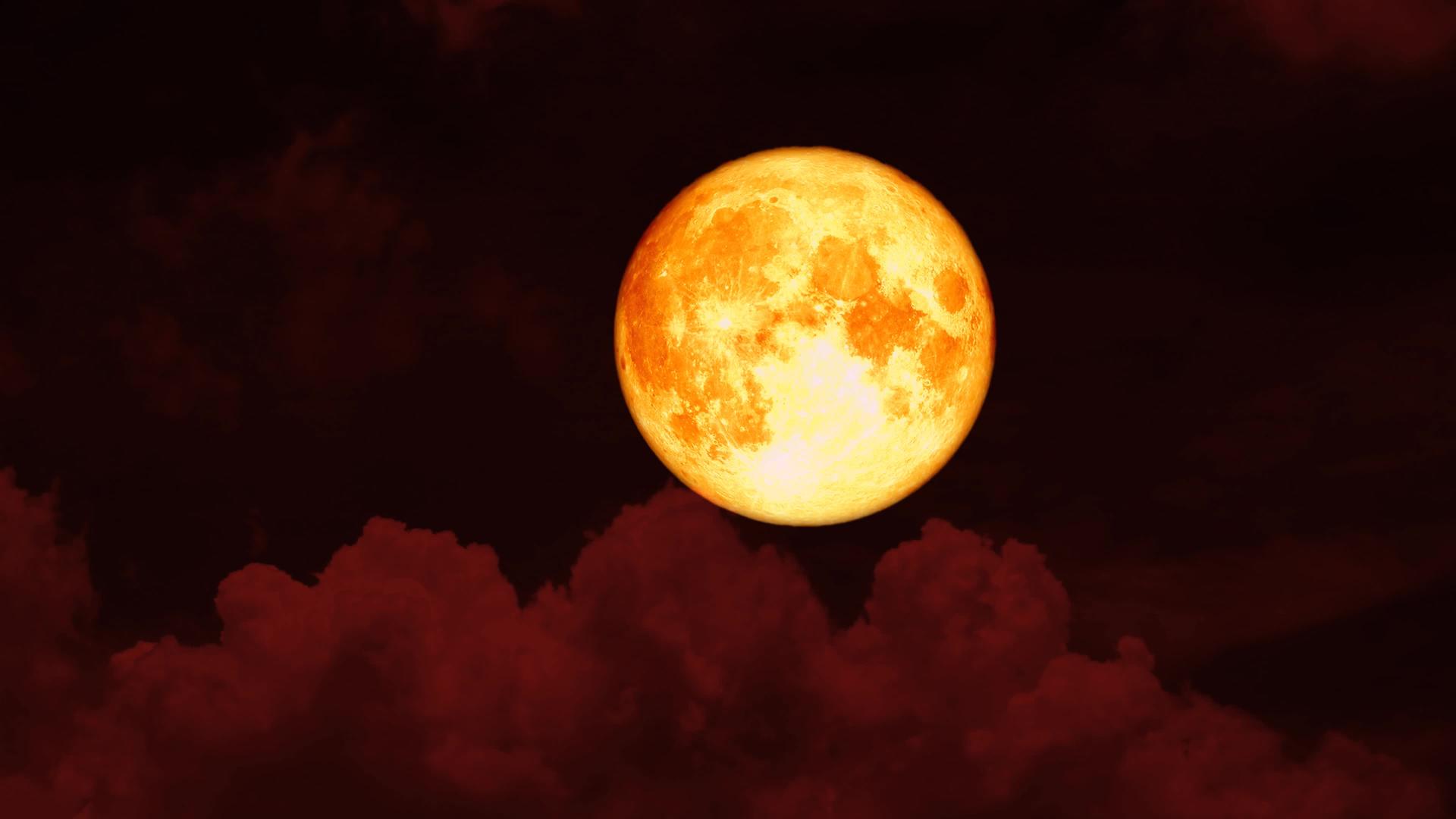 月亮在夜空中升起红云飘过视频的预览图
