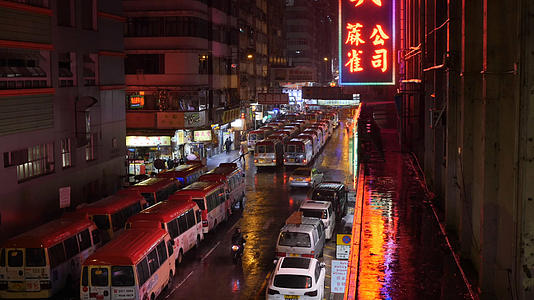 雨天香港街道巴士视频的预览图