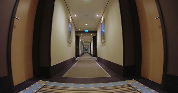 现代酒店走廊视频的预览图