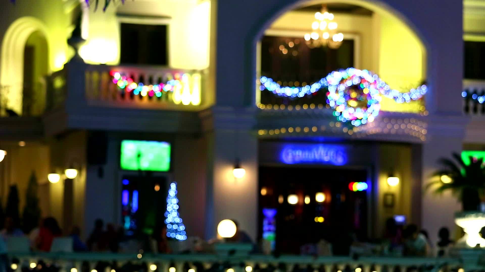 餐厅彩虹条和帕塔亚海滩路2视频的预览图