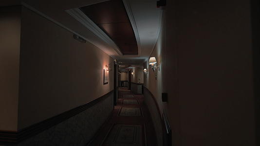 灯光昏暗的酒店走廊视频的预览图