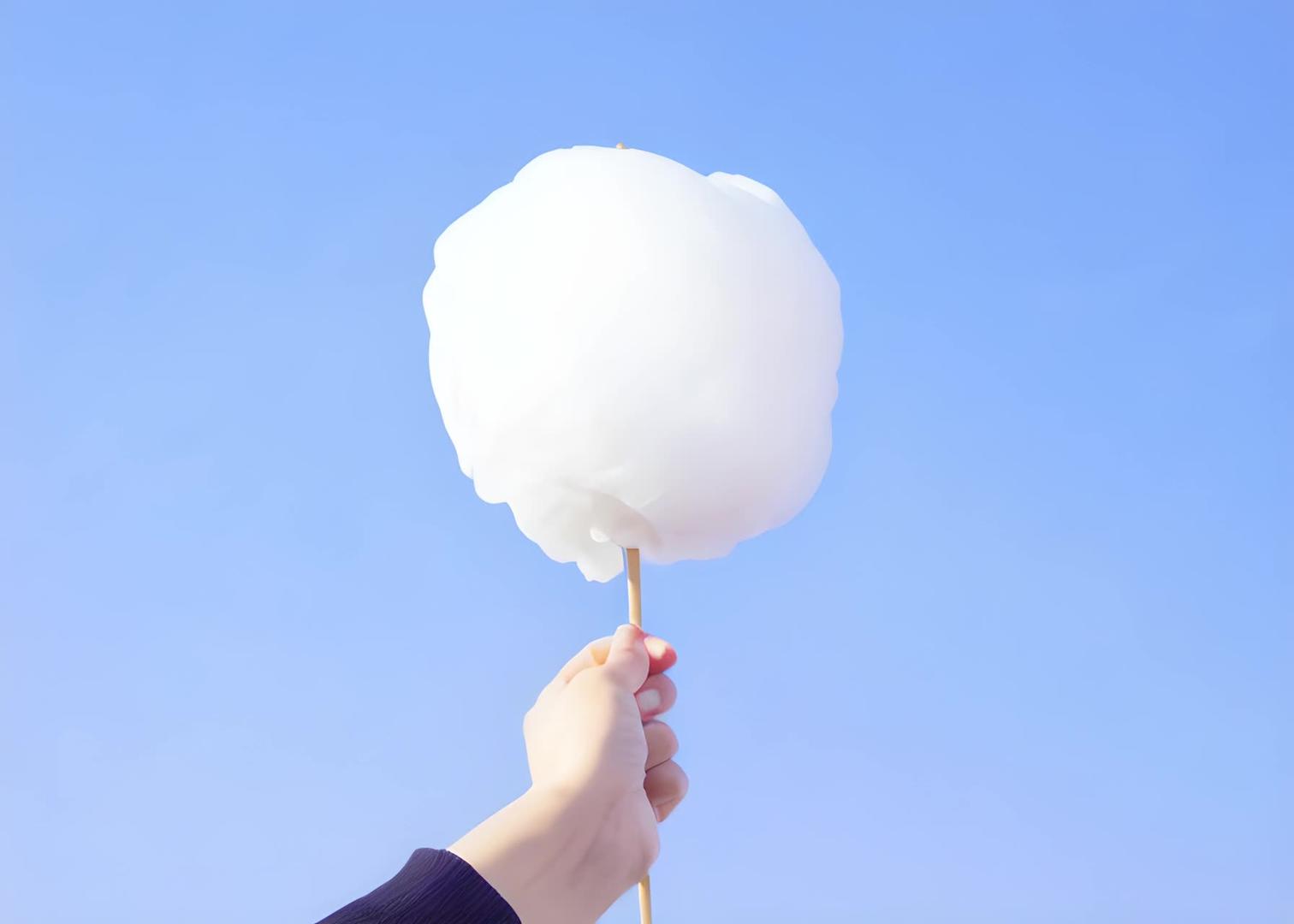 棉花糖在天空下视频的预览图
