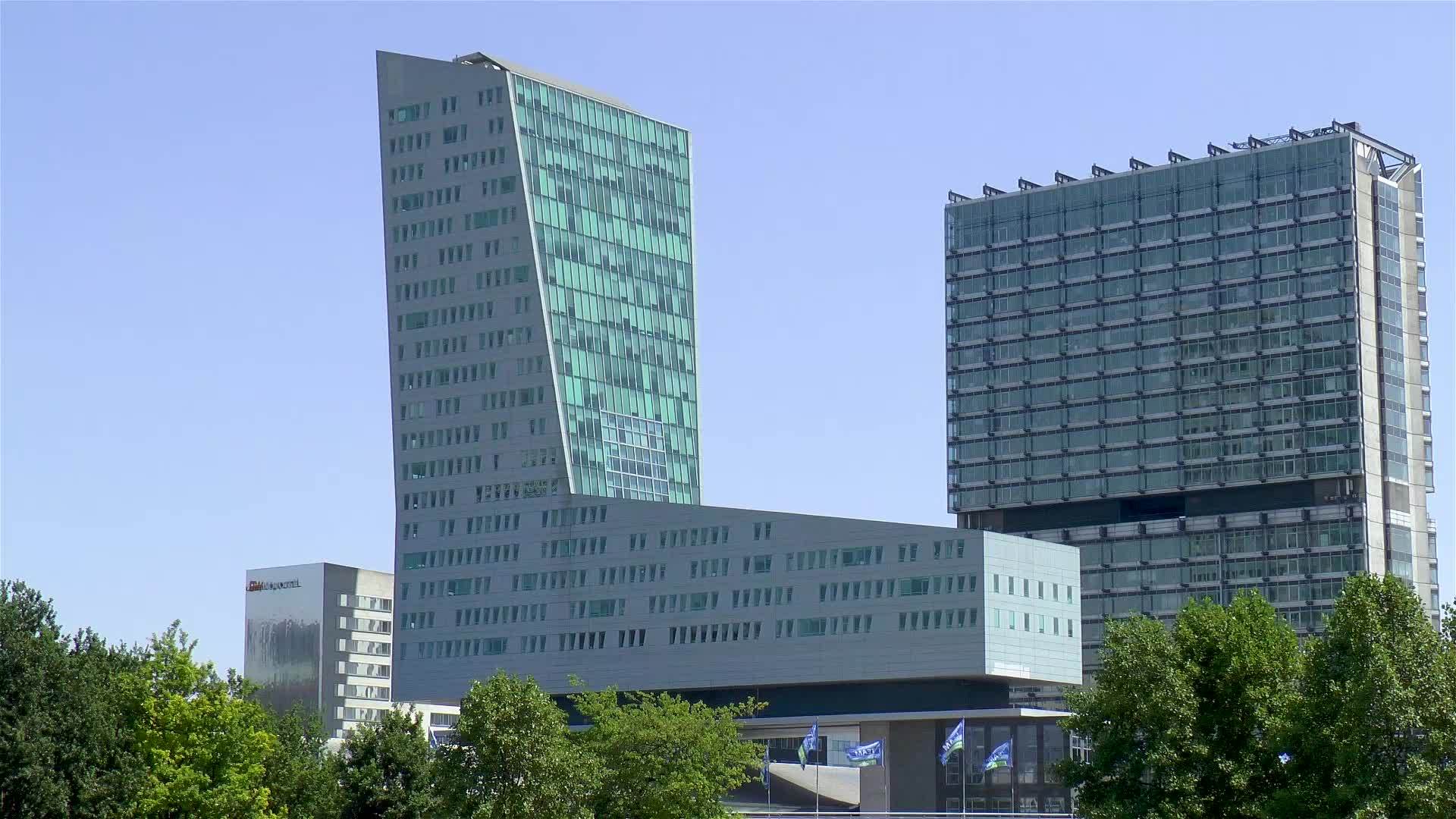 法兰西城的建筑完全相同视频的预览图