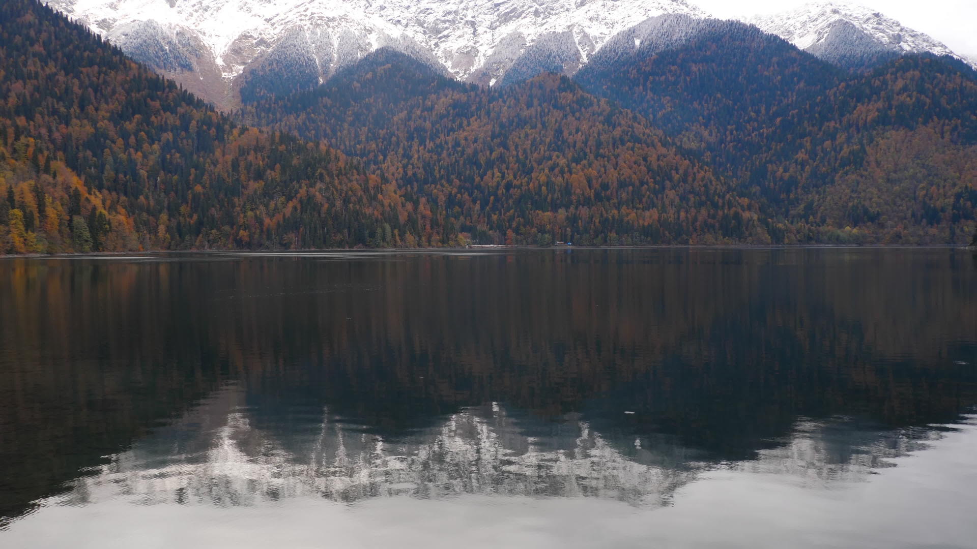 秋湖和山视频的预览图