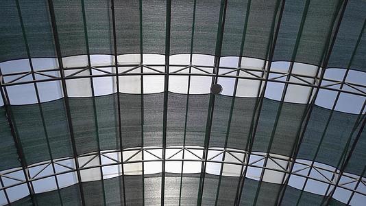 现代建筑结构现代建筑结构金属屋顶内部视频的预览图