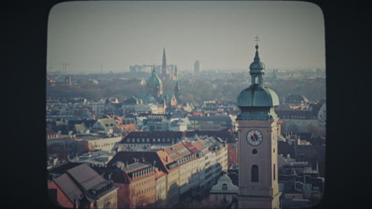 冬季慕尼黑时钟塔视频的预览图