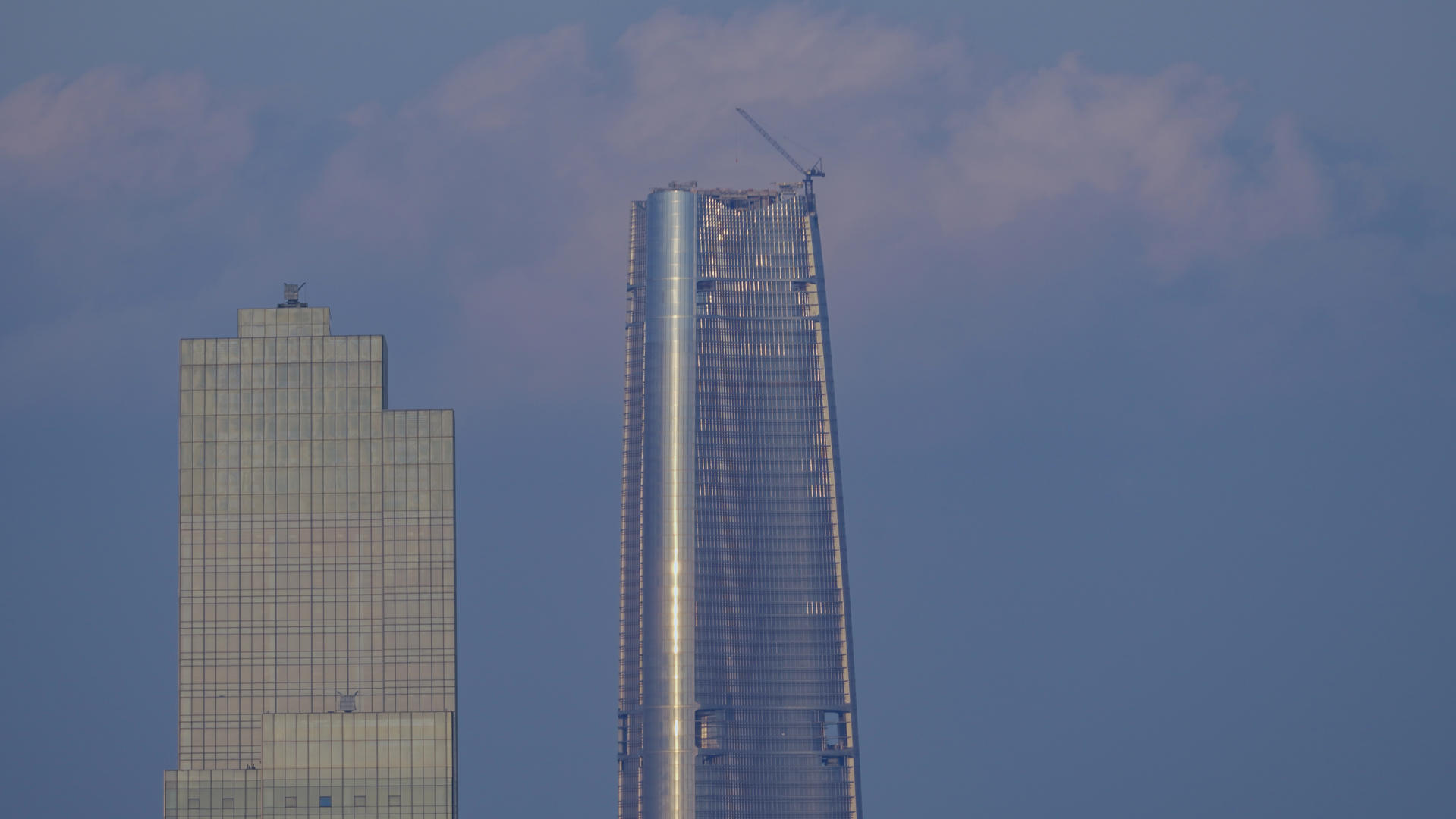 延时摄影城市天际线高楼天空白云自然风光4k素材视频的预览图