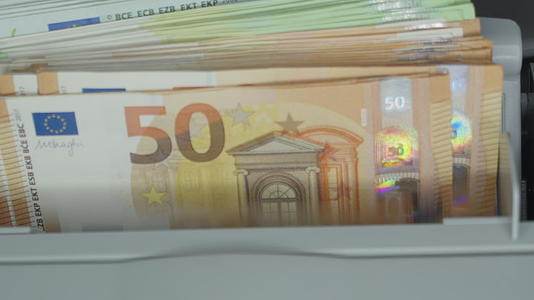 欧元钞票电子货币柜台视频的预览图
