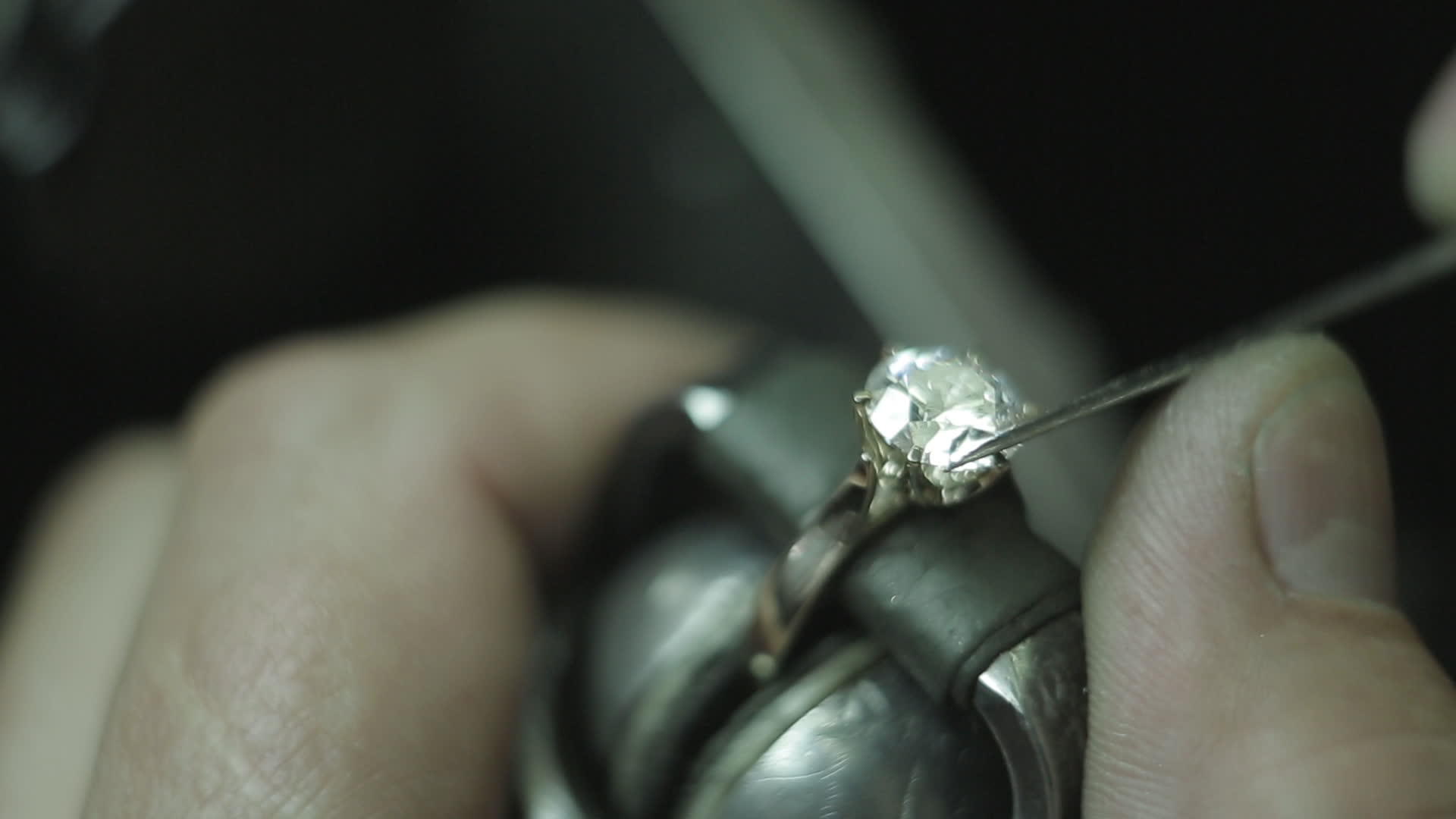珠宝制作石头视频的预览图